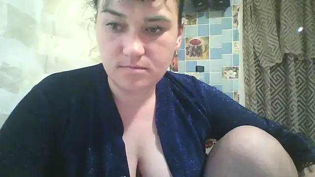 Snapshot of HollyLaBerry chatting on May 2026 06:23:01 AM HollyLaBerry online show from May 2026 06:23:01 AM
