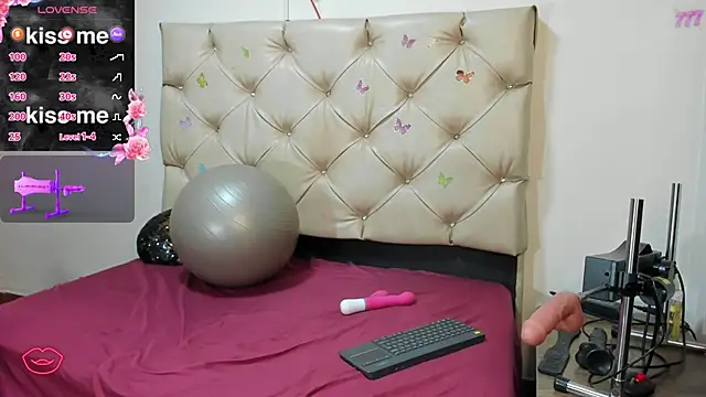 cleopatraa online show from April 2026 08:10:01 PM