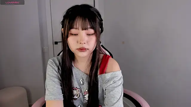 hee young11 online show from September 2025 06:01:01 PM