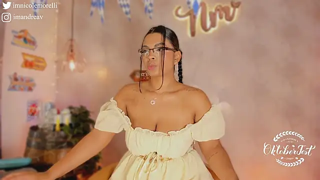 Nicolemorelli2 online show from October 2025 12:17:02 PM