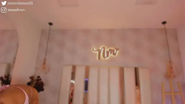 Nicolemorelli2 online show from September 2025 03:29:01 PM