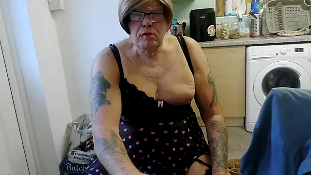 samanthasissieuk online show from December 2025 02:29:02 PM