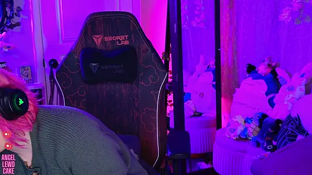 Angel-Lewd-Cake online show from May 2026 03:17:02 AM