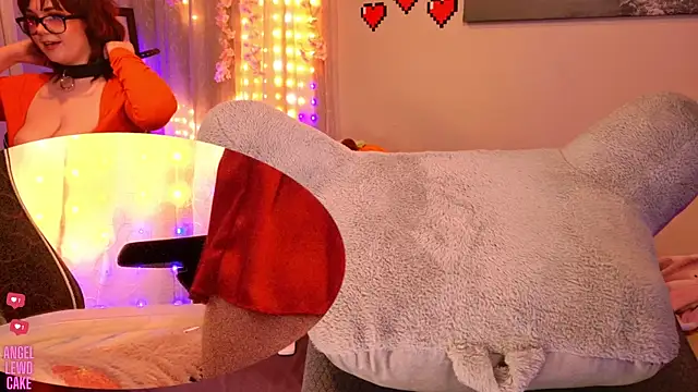 Angel-Lewd-Cake online show from January 2026 06:26:01 PM