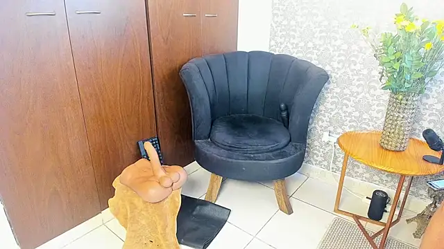 mabelsaravia online show from April 2026 07:38:02 PM