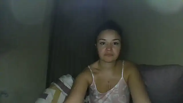 Linusya online show from November 2025 05:12:01 PM