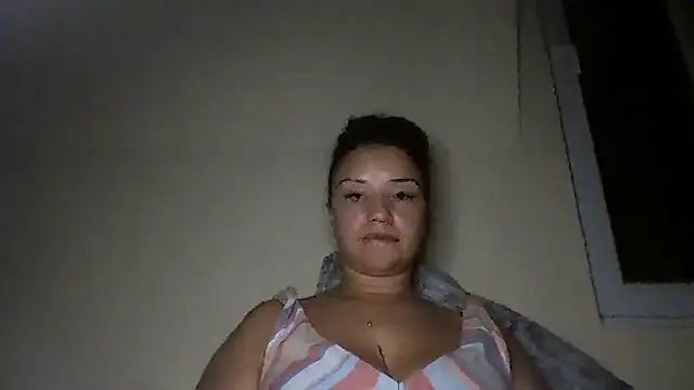 Snapshot of Linusya chatting on September 2025 04:40:01 PM Linusya online show from September 2025 04:40:01 PM