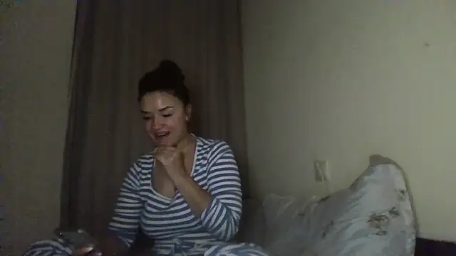 Linusya online show from November 2025 04:55:02 PM