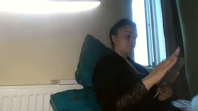 Snapshot of Linusya chatting on September 2025 02:48:01 PM Linusya online show from September 2025 02:48:01 PM