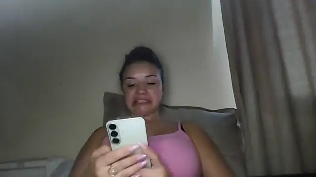 Snapshot of Linusya chatting on September 2025 03:25:01 PM Linusya online show from September 2025 03:25:01 PM