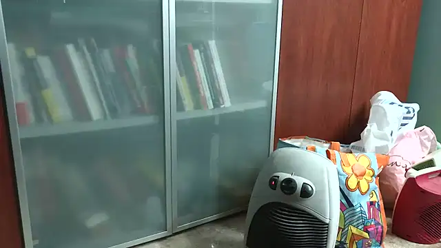 smoothandtiny online show from March 2026 08:06:01 AM