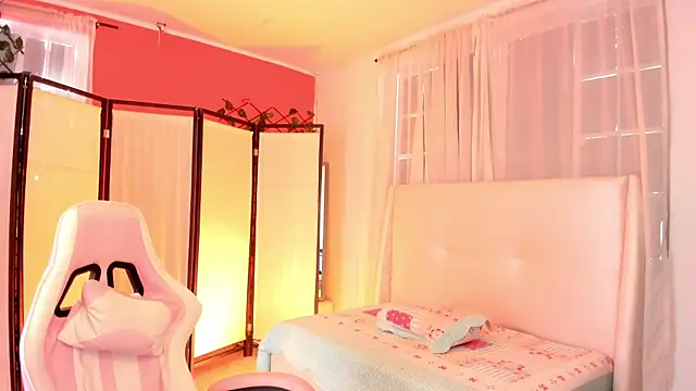 Snapshot of your_khloe chatting on November 2025 01:39:02 PM your khloe online show from November 2025 01:39:02 PM