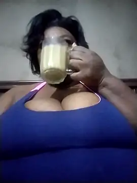 MATUREBUSSTY online show from May 2026 03:39:01 AM
