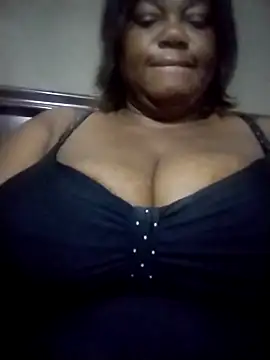 Snapshot of MATUREBUSSTY chatting on September 2025 12:17:01 AM MATUREBUSSTY online show from September 2025 12:17:01 AM