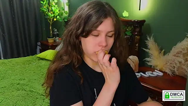 Snapshot of Charlotte_wow chatting on March 2025 08:16:01 PM Charlotte wow online show from March 2025 08:16:01 PM