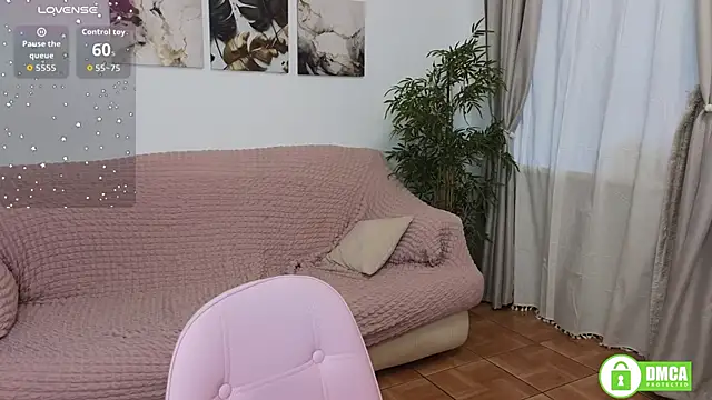 Snapshot of Charlotte_wow chatting on September 2025 03:39:01 PM Charlotte wow online show from September 2025 03:39:01 PM