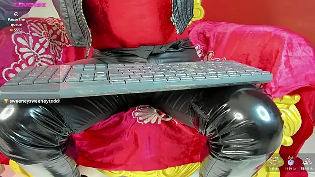 Alana Jones  online show from November 2025 02:43:02 PM