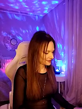 Luna Kitanna online show from December 2025 10:31:01 PM