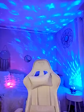 Luna Kitanna online show from February 2026 05:47:02 PM