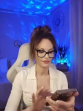 Snapshot of Luna_Kitanna chatting on July 2026 09:29:02 PM Luna Kitanna online show from July 2026 09:29:02 PM