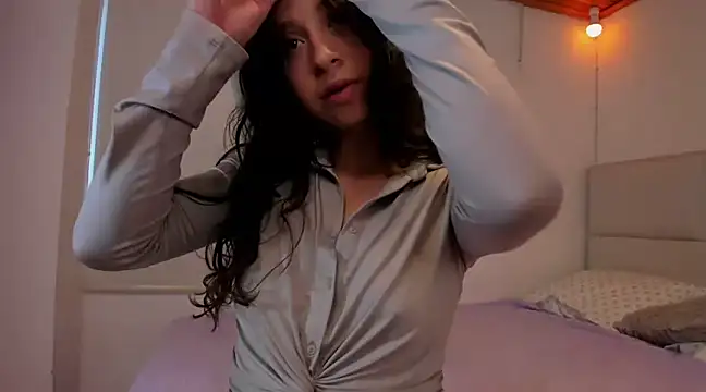 Snapshot of tierra_n chatting on February 2025 10:33:01 PM tierra n online show from February 2025 10:33:01 PM