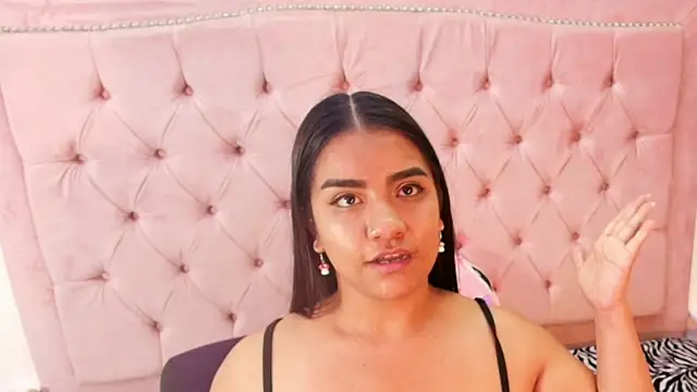 Snapshot of hannnasmith chatting on February 2026 03:50:02 AM hannnasmith online show from February 2026 03:50:02 AM