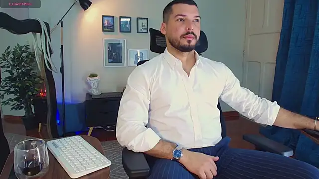 Snapshot of HenryBenso chatting on April 2026 03:24:02 PM HenryBenso online show from April 2026 03:24:02 PM