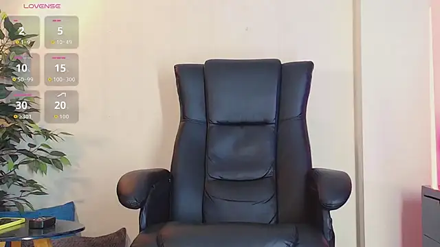 HenryBenso online show from September 2025 06:14:02 PM