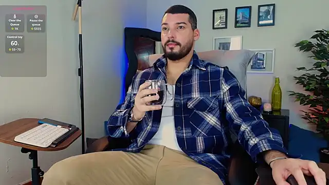 HenryBenso online show from July 2026 01:51:01 PM