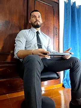 HenryBenso online show from October 2025 05:03:02 PM