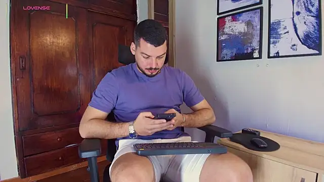 HenryBenso online show from November 2025 07:25:02 PM