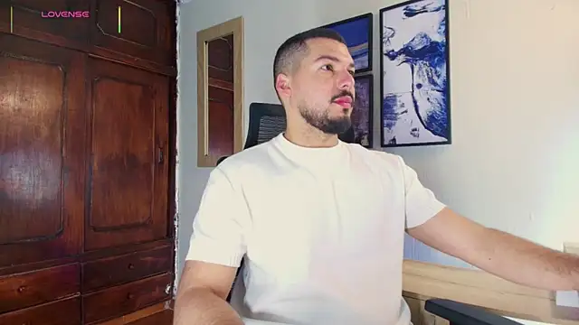 HenryBenso online show from November 2025 10:08:01 AM