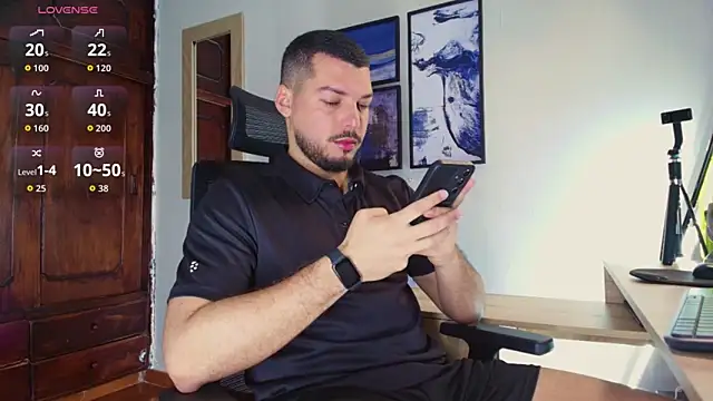 HenryBenso online show from October 2025 05:54:01 PM