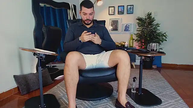 HenryBenso online show from June 2026 12:06:01 PM
