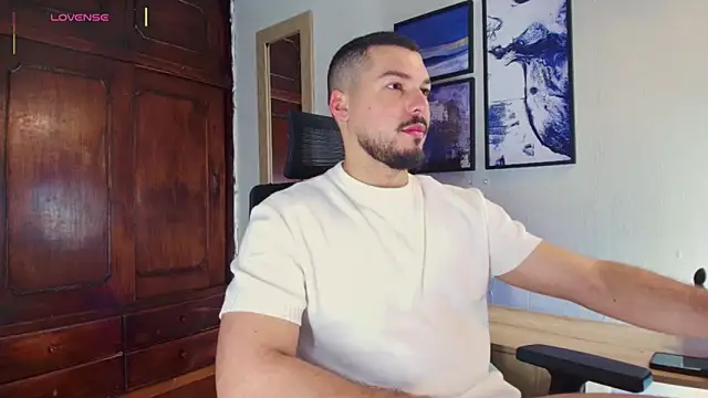 HenryBenso online show from November 2025 09:57:01 AM