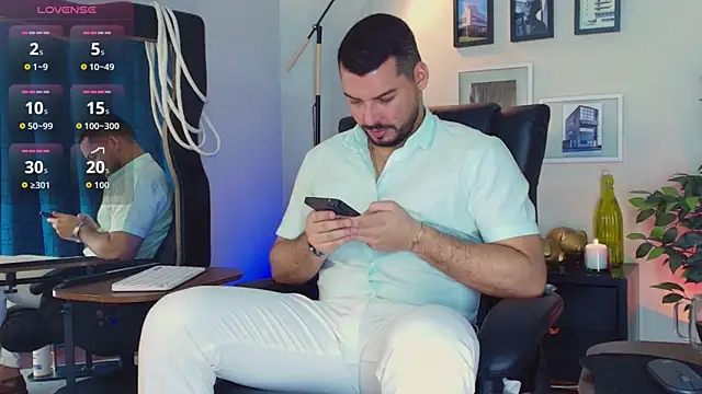 Snapshot of HenryBenso chatting on April 2026 04:09:02 PM HenryBenso online show from April 2026 04:09:02 PM