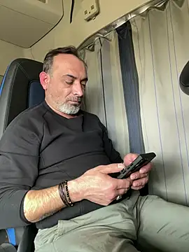 Snapshot of dzhakar chatting on March 2025 01:08:01 PM dzhakar online show from March 2025 01:08:01 PM