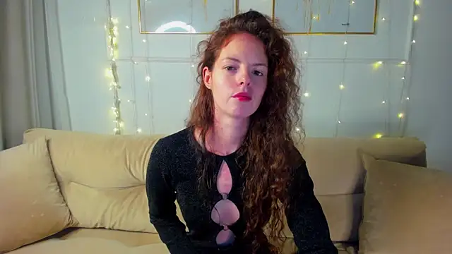 Snapshot of RubyAttwood chatting on November 2025 06:45:02 AM RubyAttwood online show from November 2025 06:45:02 AM