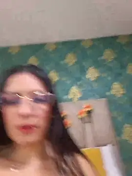 Snapshot of SuzanSmithh chatting on January 2026 11:26:01 AM SuzanSmithh online show from January 2026 11:26:01 AM