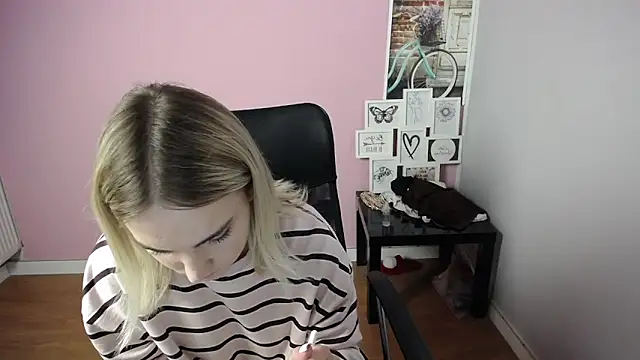 Snapshot of viktoria_lovely chatting on September 2025 10:04:02 AM viktoria lovely online show from September 2025 10:04:02 AM