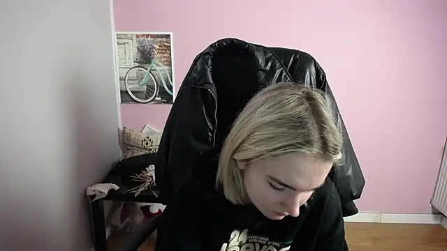 viktoria lovely online show from April 2026 06:20:01 AM