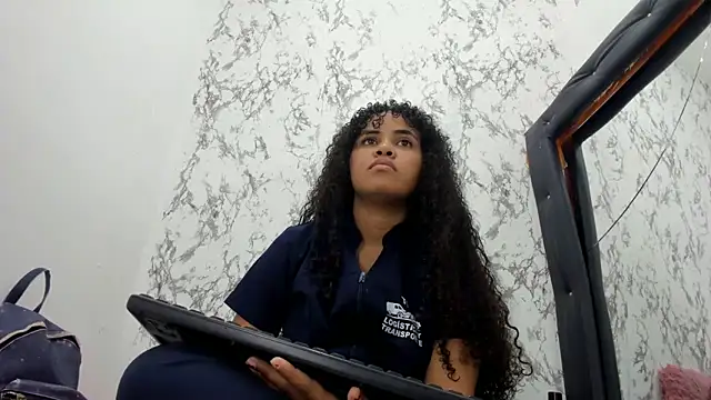 makena18 online show from October 2025 01:47:01 PM