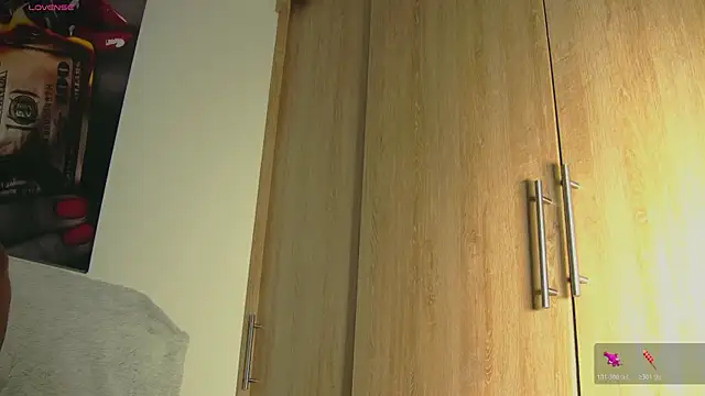 Snapshot of aidaadams chatting on November 2025 10:08:01 AM aidaadams online show from November 2025 10:08:01 AM