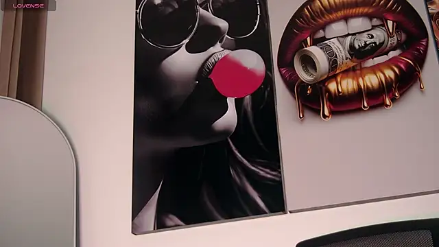 Snapshot of aidaadams chatting on December 2025 11:22:02 AM aidaadams online show from December 2025 11:22:02 AM