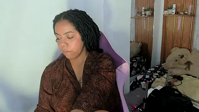 Alika01 online show from January 2026 05:39:01 PM