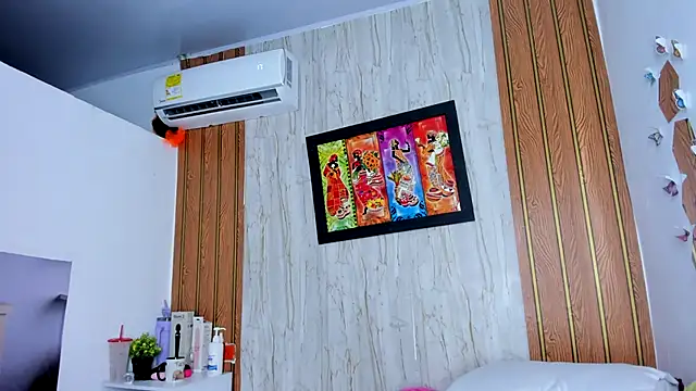 Alika01 online show from March 2026 01:56:01 PM