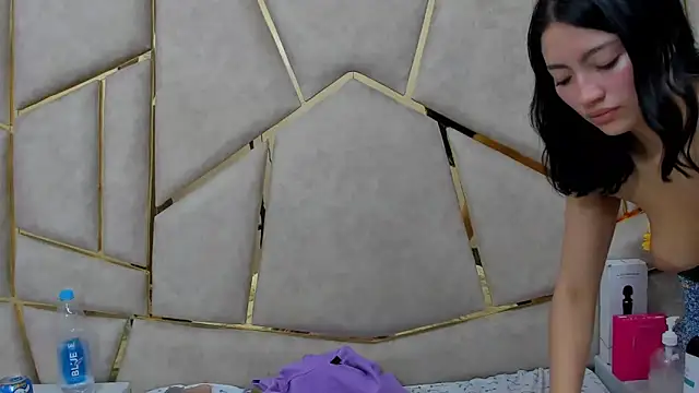 Kloe Candy1 online show from February 2026 04:43:02 AM