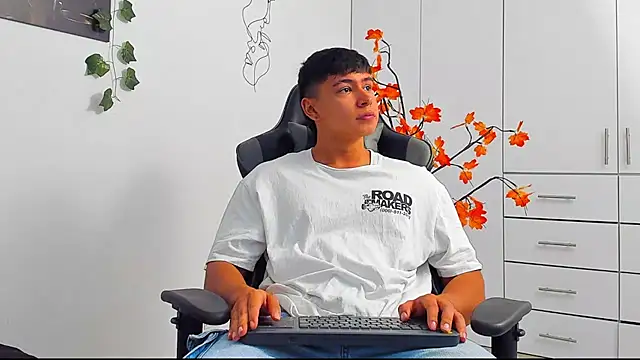 Snapshot of Bray_Kevin chatting on January 2026 04:13:01 PM Bray Kevin online show from January 2026 04:13:01 PM