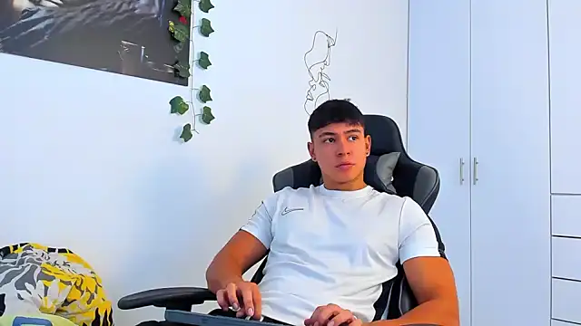 Snapshot of Bray_Kevin chatting on December 2025 06:23:02 PM Bray Kevin online show from December 2025 06:23:02 PM