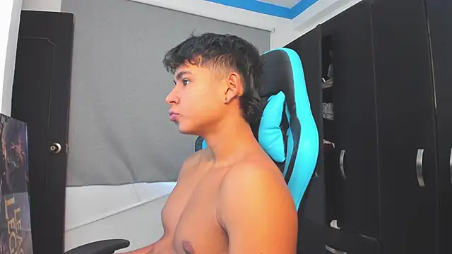 Snapshot of Bray_Kevin chatting on November 2025 02:43:02 PM Bray Kevin online show from November 2025 02:43:02 PM